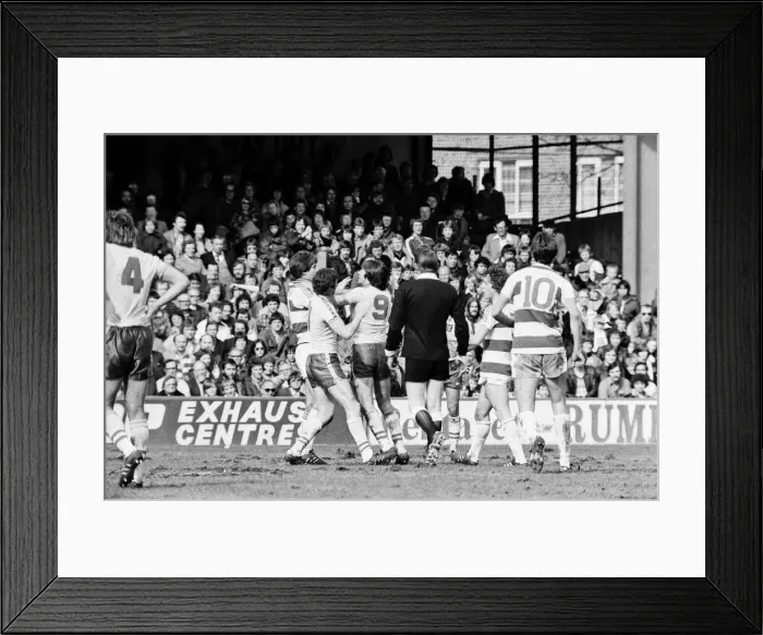Framed Print : English League Division One at Loftus Road. Queens Park Rangers 0 - 0 Norwich City