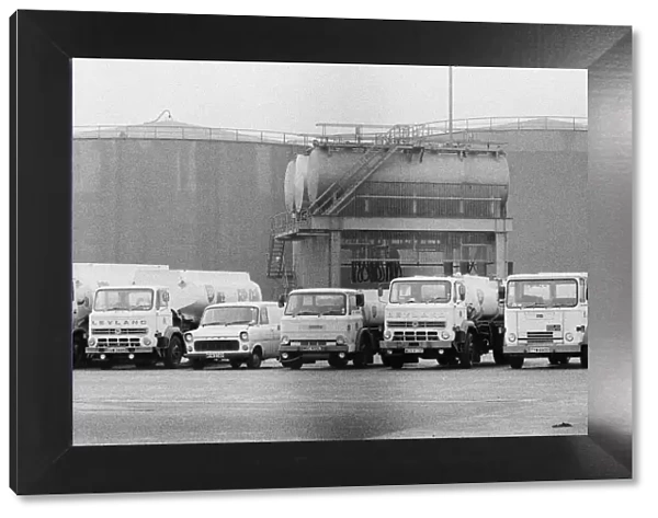 Empty petrol tankers during the strike at Kingsbury Oil Depot, near Birmingham