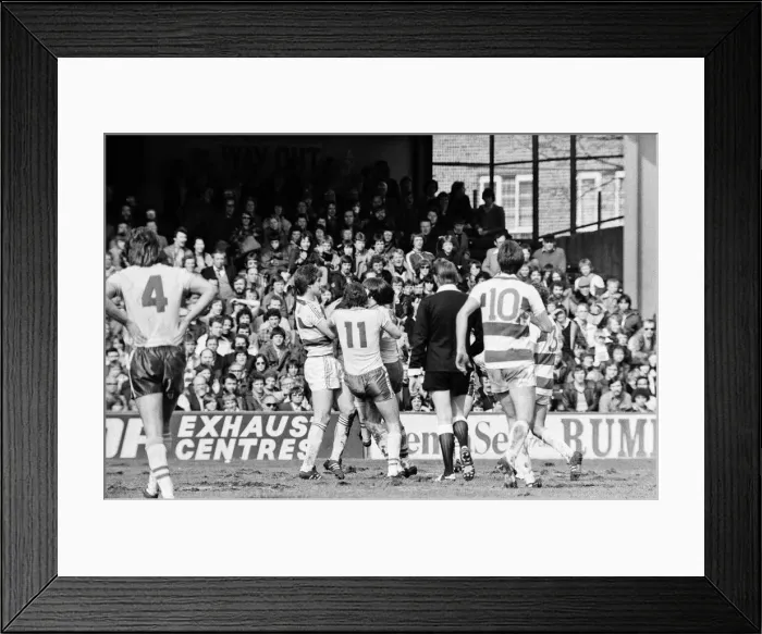 Framed Print : English League Division One at Loftus Road. Queens Park Rangers 0 - 0 Norwich City
