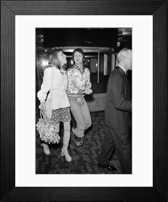 Framed Print : Paul McCartney and his wife Linda McCartney attend the film premiere of Lady Sings Framed Print : Paul McCartney and his wife Linda McCartney attend the film premiere of Lady Sings