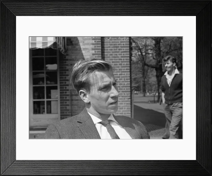 Framed Print : Bobby Charlton relaxes during interview in Hyde Park, London Framed Print : Bobby Charlton relaxes during interview in Hyde Park, London