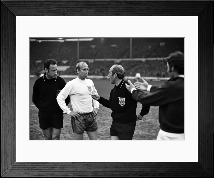 Framed Print : British Home Championship match held at Wembley Stadium. England 3 - 1 Northern Ireland Framed Print : British Home Championship match held at Wembley Stadium. England 3 - 1 Northern Ireland