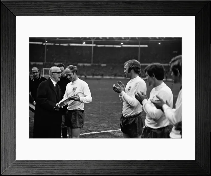 Framed Print : British Home Championship match held at Wembley Stadium. England 3 - 1 Northern Ireland Framed Print : British Home Championship match held at Wembley Stadium. England 3 - 1 Northern Ireland