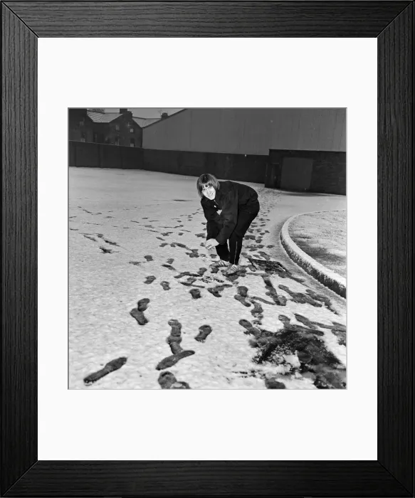 Framed Print : Training for their clash with Northampton on Saturday at the Cliff, Salford