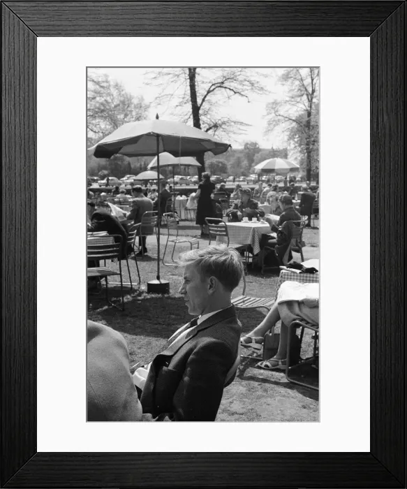 Framed Print : Bobby Charlton relaxes during interview in Hyde Park, London Framed Print : Bobby Charlton relaxes during interview in Hyde Park, London