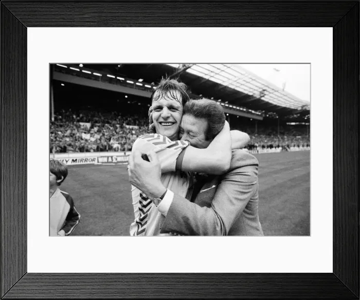 Framed Print : 1985 Milk cup final at Wembley Stadium. Final score Norwich City 1 - 0 Sunderland