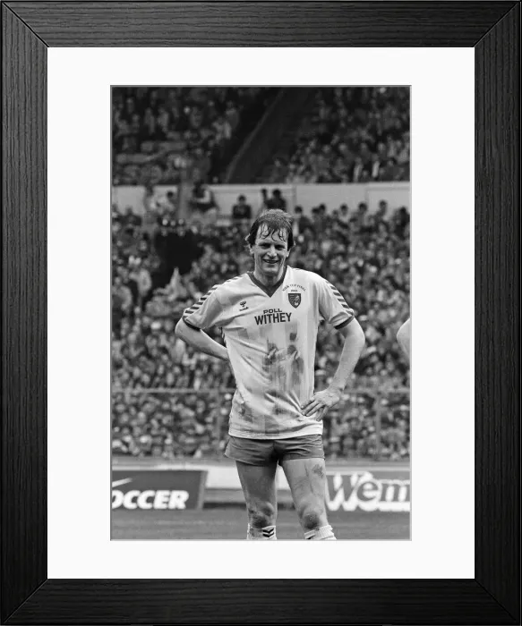 Framed Print : 1985 Milk cup final at Wembley Stadium. Final score Norwich City 1 - 0 Sunderland