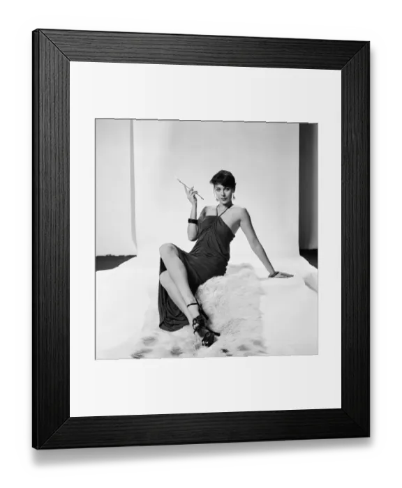 Framed Print : Lesley Anne Down, British actress, studio pix, Thursday 18th November 1976 Framed Print : Lesley Anne Down, British actress, studio pix, Thursday 18th November 1976