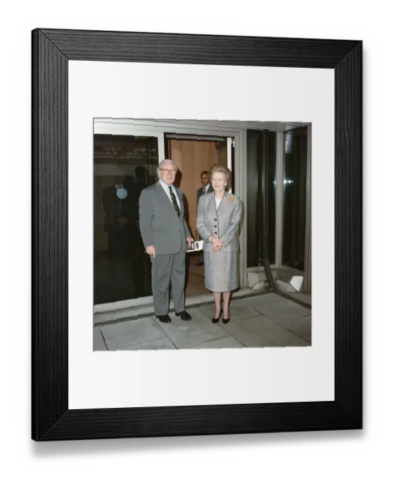Framed Print : Lord King and Mrs Thatcher leaving Heathrow for New York on concorde - she is going to Framed Print : Lord King and Mrs Thatcher leaving Heathrow for New York on concorde - she is going to