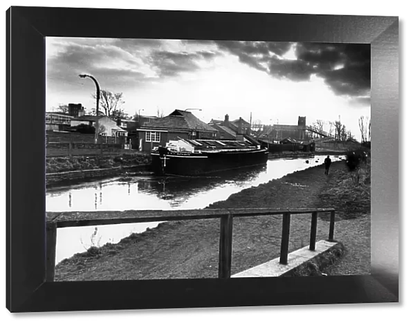 The Leeds Liverpool Canal, photograph taken from the Red Lion bridge in Maghull