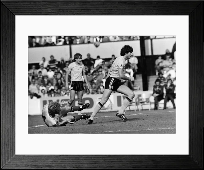 Framed Print : Watford v Sunderland, final score 8-0 to Watford, League Division One Framed Print : Watford v Sunderland, final score 8-0 to Watford, League Division One