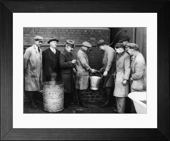 Framed Print : Members of the Paignton Pig Swill group. During the Second World War the public were