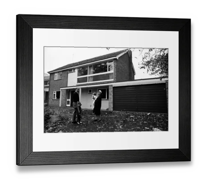 Framed Print : Manchester Uniteds Bobby Charlton pictured with his wife Norma Framed Print : Manchester Uniteds Bobby Charlton pictured with his wife Norma