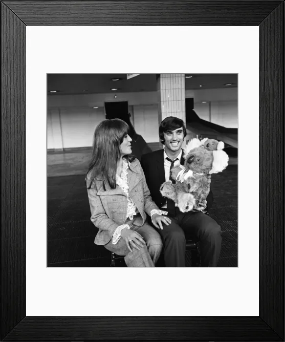 Framed Print : Manchester United return home from their American and Australian tour Framed Print : Manchester United return home from their American and Australian tour