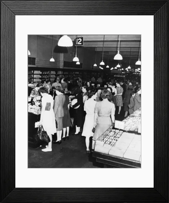 Framed Print : Woolworths in Reading prior to the out break of World War Two. Circa August 1939 Framed Print : Woolworths in Reading prior to the out break of World War Two. Circa August 1939