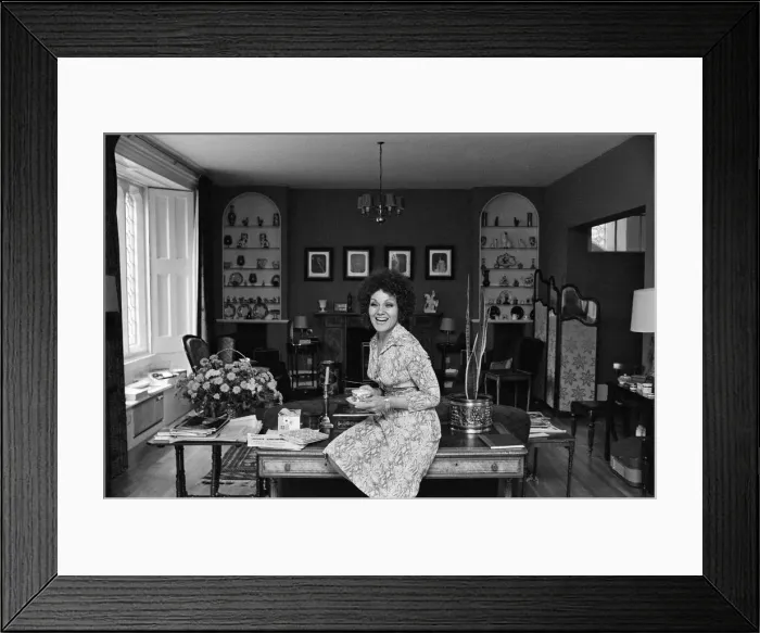 Framed Print : Cleo Laine in the living room at her home, the Old Rectory. 9th August 1971 Framed Print : Cleo Laine in the living room at her home, the Old Rectory. 9th August 1971