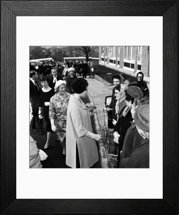 Framed Print : Princess Alexandra of Kent visits the WYCA flats at Roden Court, Hornsey Rise, London
