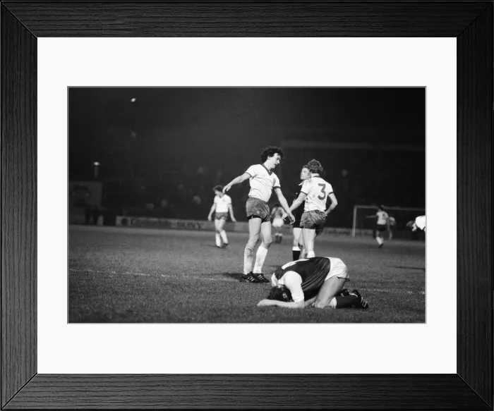 Framed Print : Hibernian 2-3 Celtic, Scottish Premier League match at Easter Road