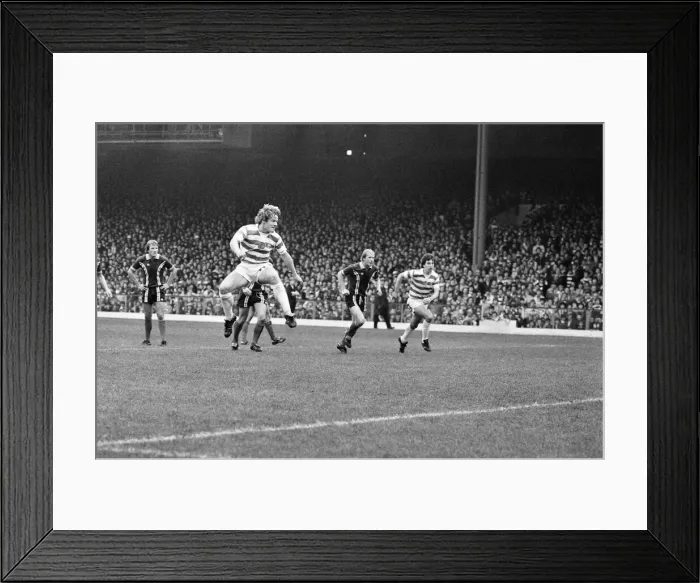 Framed Print : Celtic 3-0 Dundee, Scottish Premier league match at Celtic Park