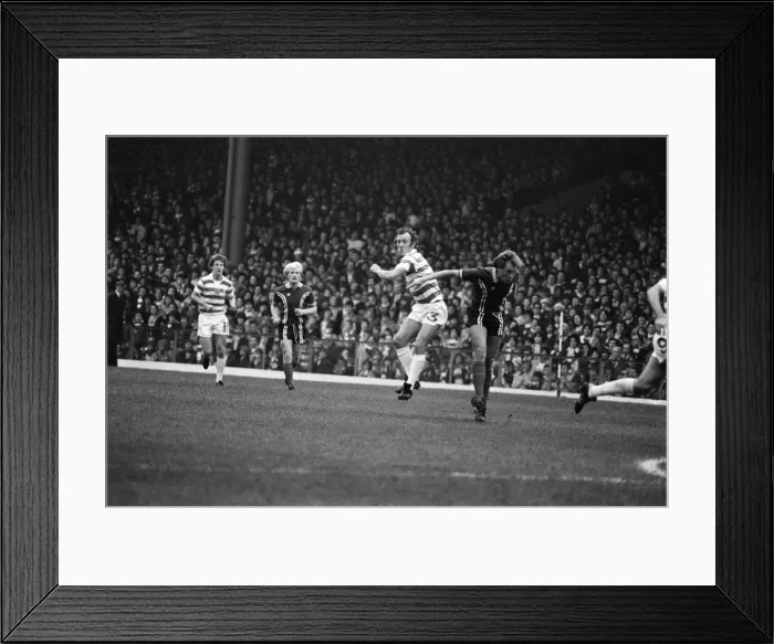 Framed Print : Celtic 3-0 Dundee, Scottish Premier league match at Celtic Park Framed Print : Celtic 3-0 Dundee, Scottish Premier league match at Celtic Park