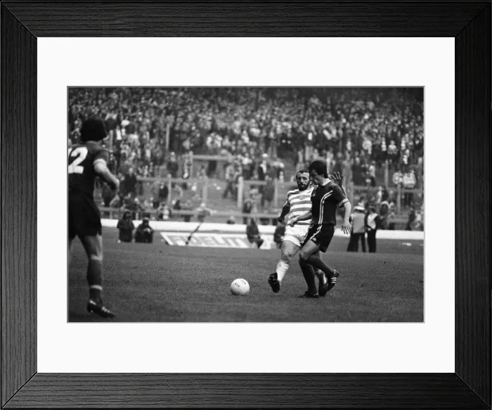 Framed Print : Celtic 3-0 Dundee, Scottish Premier league match at Celtic Park Framed Print : Celtic 3-0 Dundee, Scottish Premier league match at Celtic Park