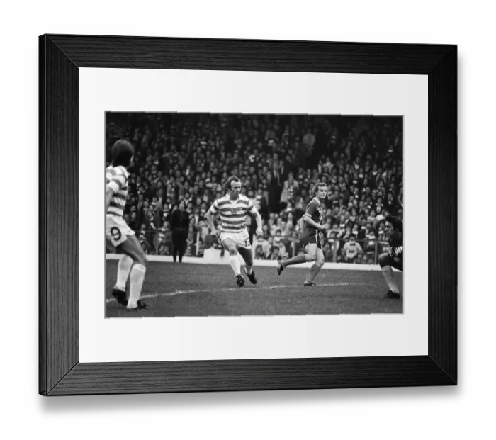 Framed Print : Celtic 3-0 Dundee, Scottish Premier league match at Celtic Park Framed Print : Celtic 3-0 Dundee, Scottish Premier league match at Celtic Park