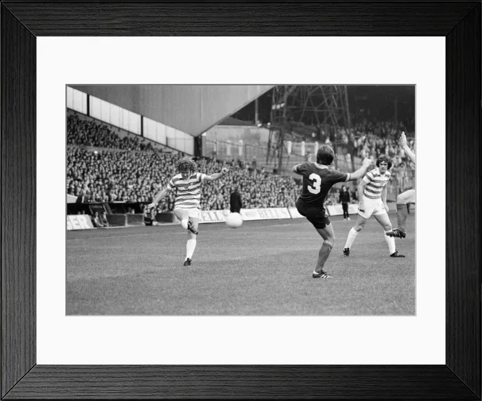 Framed Print : Celtic 3-0 Dundee, Scottish Premier league match at Celtic Park Framed Print : Celtic 3-0 Dundee, Scottish Premier league match at Celtic Park