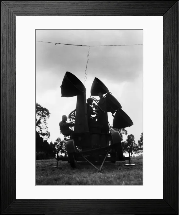 Framed Print : Munitions Men handling the latest sound detector. 24th October 1939 Framed Print : Munitions Men handling the latest sound detector. 24th October 1939