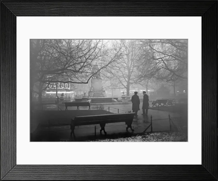 Framed Print : Leicester Square Cinema in Leicester Square, London, showing Queen Christina with Greta Framed Print : Leicester Square Cinema in Leicester Square, London, showing Queen Christina with Greta