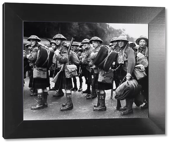 Unidentified Scottish Battalion of the British Expeditionary Force seen here boarding a