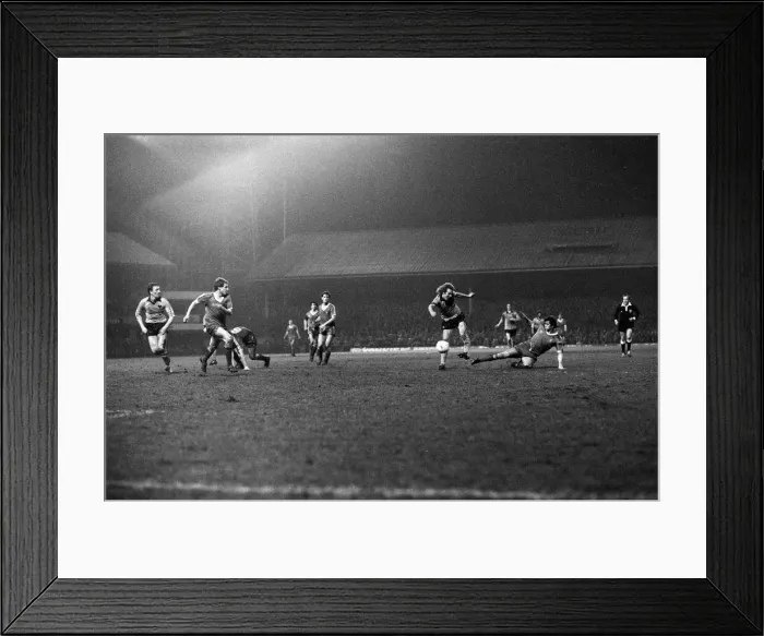 Framed Print : FA Cup Quarter-final replay held at the Molineux Stadium Framed Print : FA Cup Quarter-final replay held at the Molineux Stadium