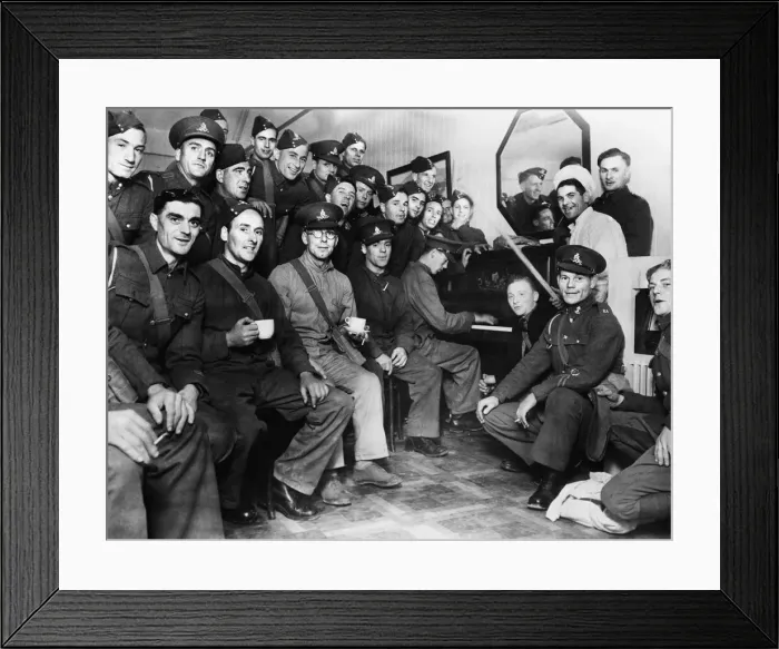 Framed Print : Some of the 2500 militiamen, who are at Oswestry Park Hall learning the basic skills in Framed Print : Some of the 2500 militiamen, who are at Oswestry Park Hall learning the basic skills in