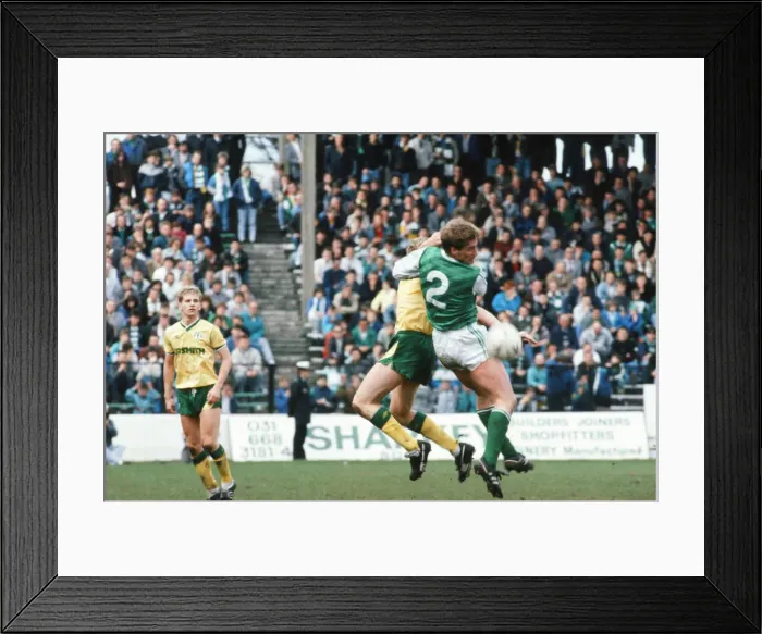 Framed Print : Hibernian 0-2 Celtic, Scottish Premier League match at Easter Road