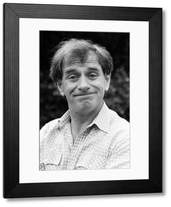 Framed Print : TV presenter Johnny Ball. 6th August 1987 Framed Print : TV presenter Johnny Ball. 6th August 1987