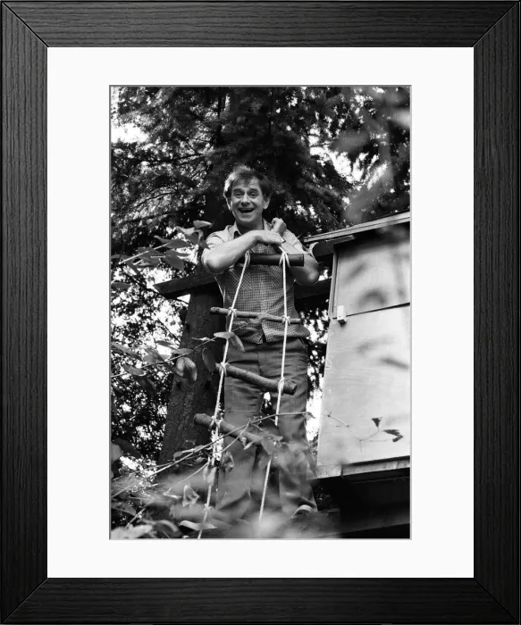Framed Print : TV presenter Johnny Ball. 6th August 1987 Framed Print : TV presenter Johnny Ball. 6th August 1987