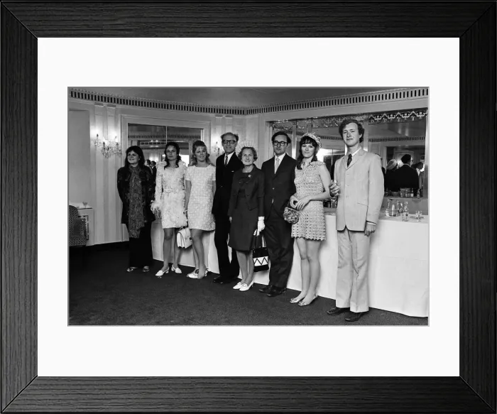 Framed Print : The Earl and Countess of Longford with six of their children Framed Print : The Earl and Countess of Longford with six of their children