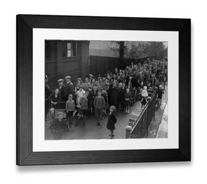 Framed Print : Czecho-Slovakia Crisis (Sept. 13-29, 1938. ) A. R. P. measures taken in Derby as members of Framed Print : Czecho-Slovakia Crisis (Sept. 13-29, 1938. ) A. R. P. measures taken in Derby as members of