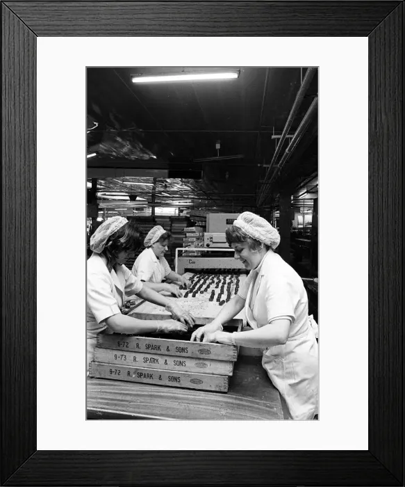 Framed Print : Women at work at Sparks Bakery, Stockton-on-Tees. 1974 Framed Print : Women at work at Sparks Bakery, Stockton-on-Tees. 1974