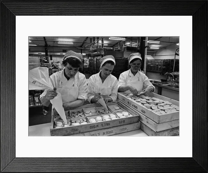 Framed Print : Scenes at Hills Bakery, Middlesbrough. 1977 Framed Print : Scenes at Hills Bakery, Middlesbrough. 1977