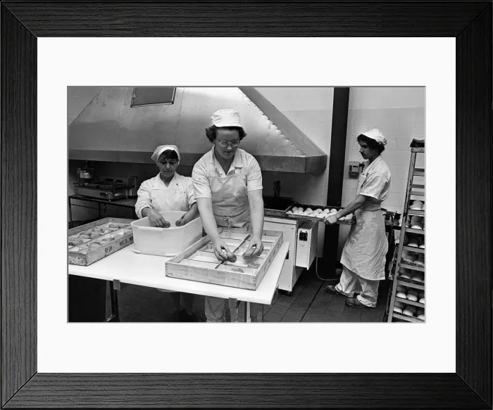 Framed Print : Scenes at Hills Bakery, Middlesbrough. 1977 Framed Print : Scenes at Hills Bakery, Middlesbrough. 1977