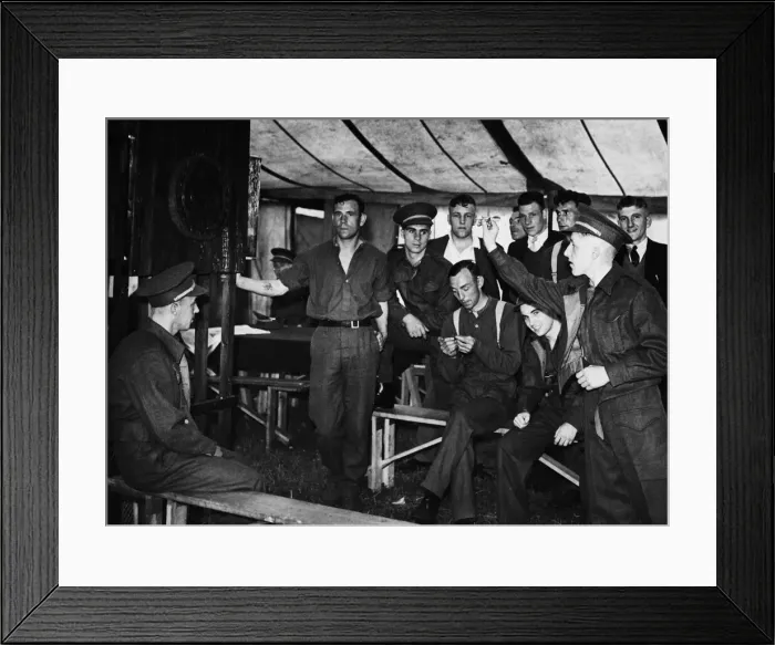 Framed Print : Militiaman in camp Aberfield, near Aldershot. 17th July 1939