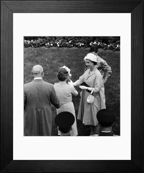 Framed Print : Her Majesty Queen Elizabeth II at the 100th running of the Queens Plate