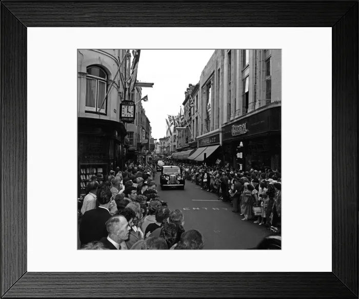 Framed Print : Princess Margaret arrives in Saint Helier, Jersey. 24th June 1959 Framed Print : Princess Margaret arrives in Saint Helier, Jersey. 24th June 1959