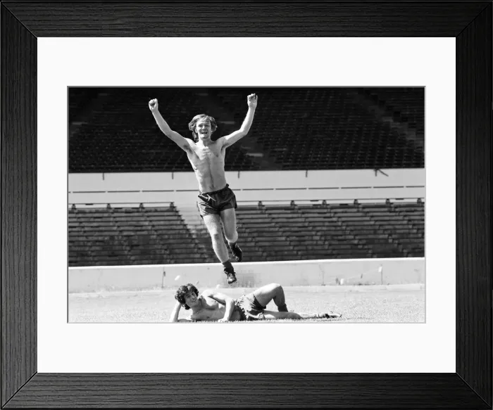 Framed Print : Chelsea training session at Stamford Bridge ahead on the new season