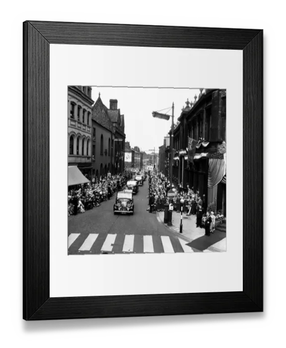 Framed Print : Queen Elizabeth The Queen Mother visits Wigan Town Hall. 26th June 1959