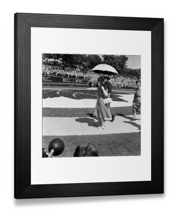 Framed Print : Queen Elizabeth II pictured during the Royal tour of Canada. June 1959