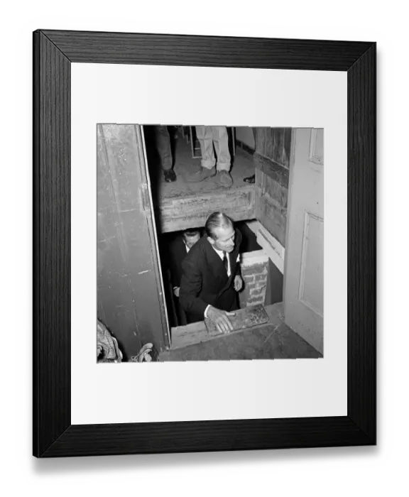Framed Print : Prince Philip, Duke of Edinburgh visits boys clubs in North Kensington and Notting Hill Framed Print : Prince Philip, Duke of Edinburgh visits boys clubs in North Kensington and Notting Hill