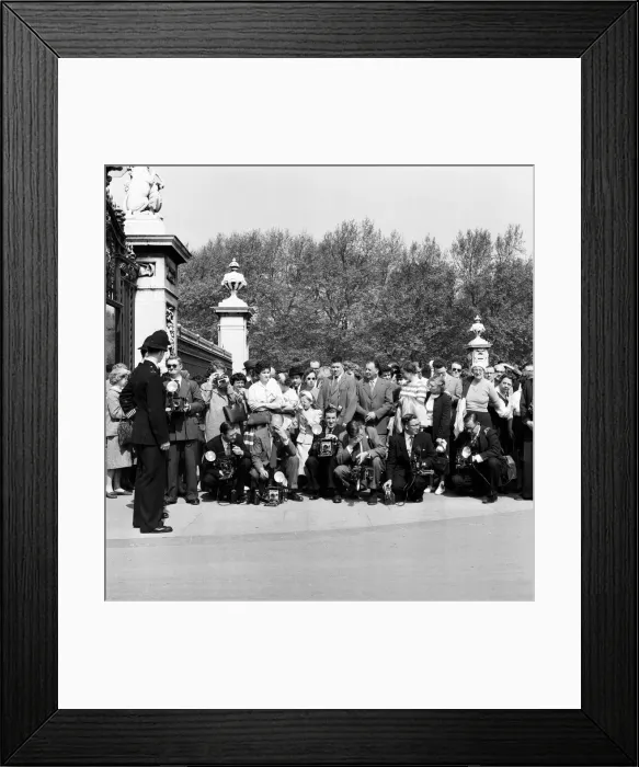 Framed Print : Veronica Martineau, aged 11, of Methuen, Massachusetts, has always wanted to see Framed Print : Veronica Martineau, aged 11, of Methuen, Massachusetts, has always wanted to see