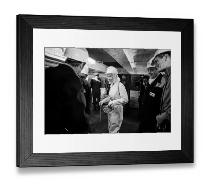 Framed Print : Queen Elizabeth visits visiting Silverwood Colliery, near Rotherham, South Yorkshire Framed Print : Queen Elizabeth visits visiting Silverwood Colliery, near Rotherham, South Yorkshire