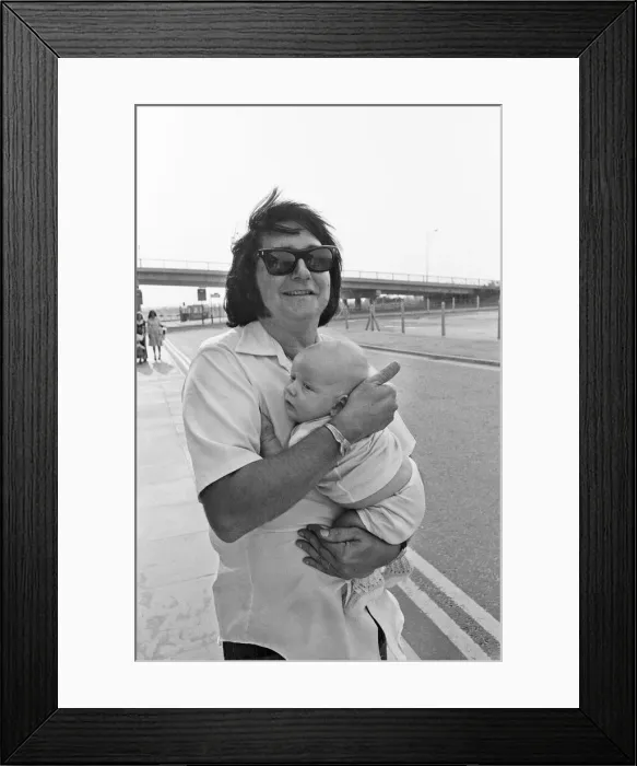Framed Print : Singer Roy Orbison, pictured at Manchester Ringway Airport in 1975 Framed Print : Singer Roy Orbison, pictured at Manchester Ringway Airport in 1975